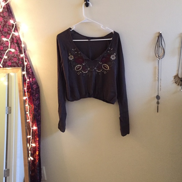 Bell-sleeved top - Picture 1 of 2